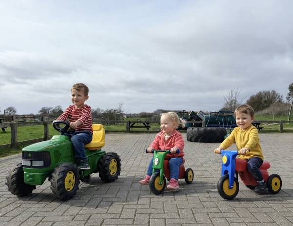 53358615 1F62 40D6 8B3C BEE4240122ED (1)